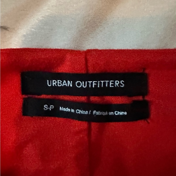 Urban Outfitters Cut-Out Red Top Size Small - Picture 3 of 3